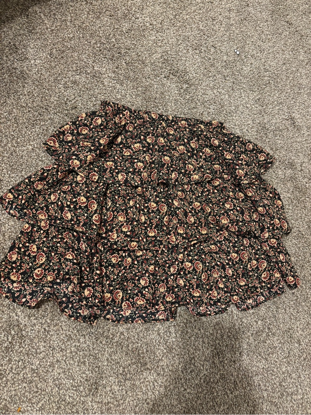 Sadie & Sage Black Floral Ruffled Mini Skirt